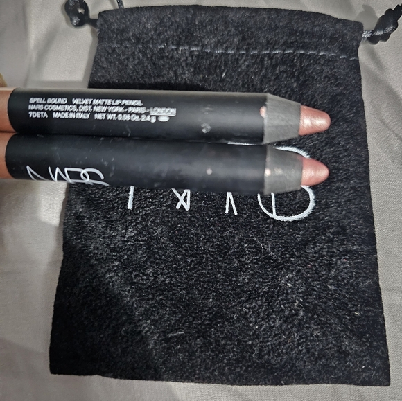 Reposhing NARS Spell Bound Velvet Matte Lip Pencil - Picture 2 of 2